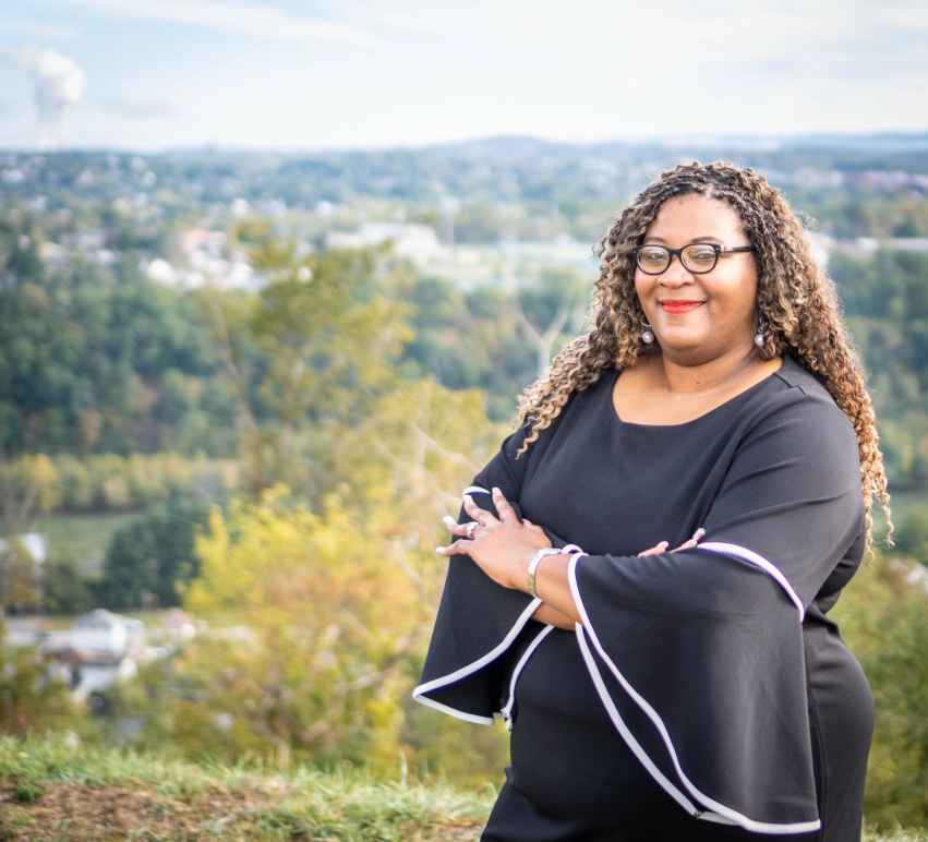 Danielle Walker headshot