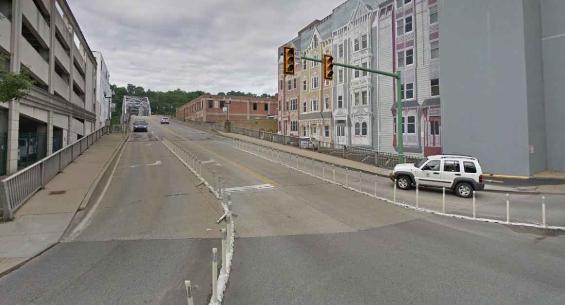 Photo shows the busy intersection of Dickinson and Virginia streets in Charleston